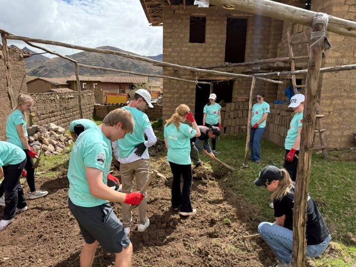 volunteer construction work